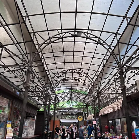 в центре! книжный рынок! *