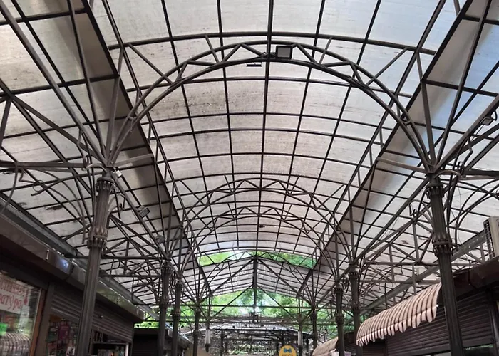 в центре! книжный рынок! *