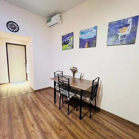 в центре! книжный рынок! Apartman *