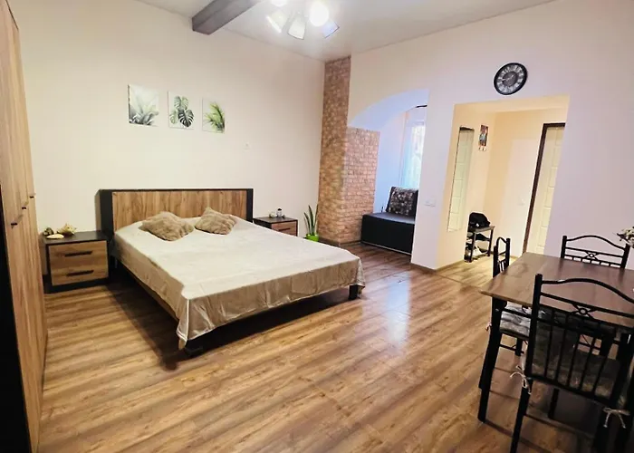 в центре! книжный рынок! *